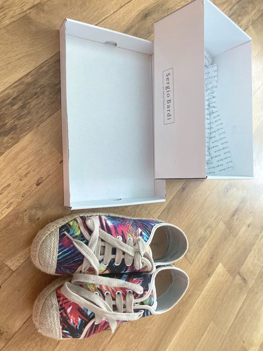 Нови Обувки по 25 лв