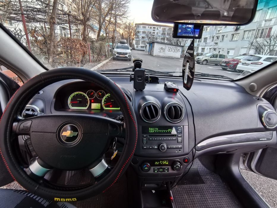 Vând Chevrolet Aveo