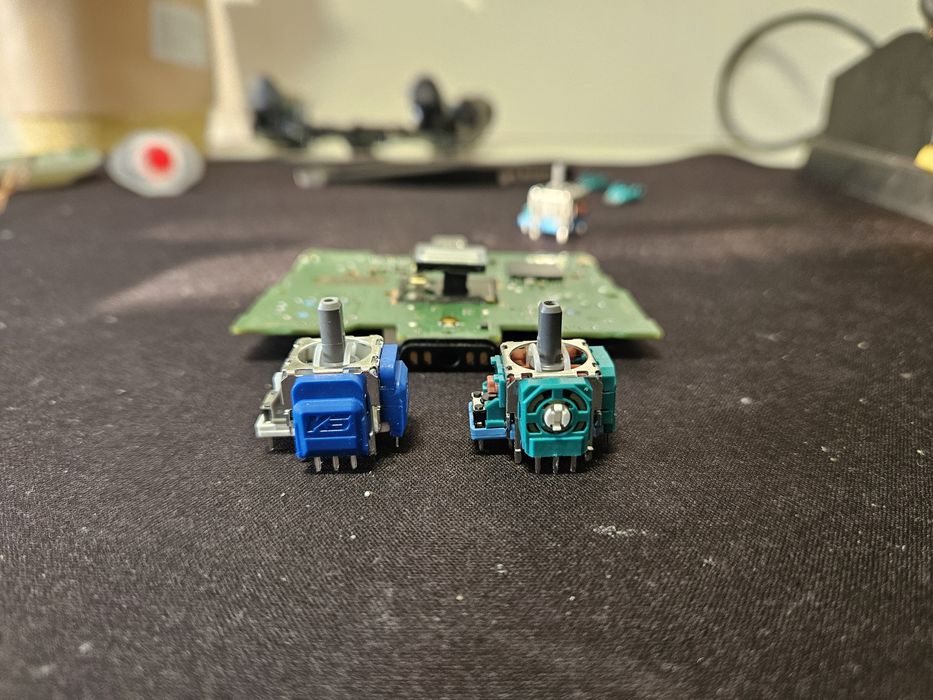 Reparatii controller PS5 PS4 Xbox Stick Drift, TMR, Potentiomentru, Analog.
