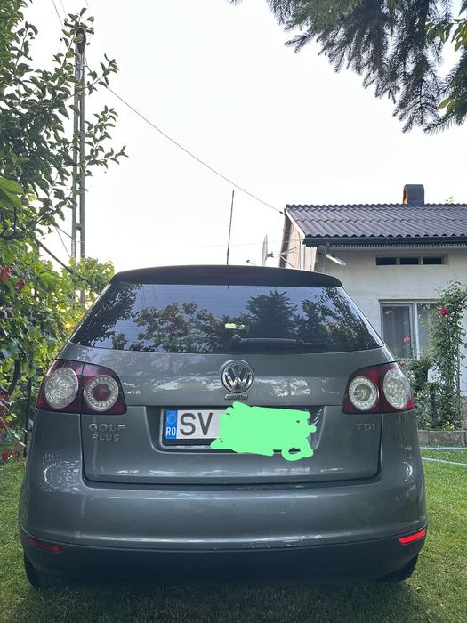Vînd Golf 5 Plue