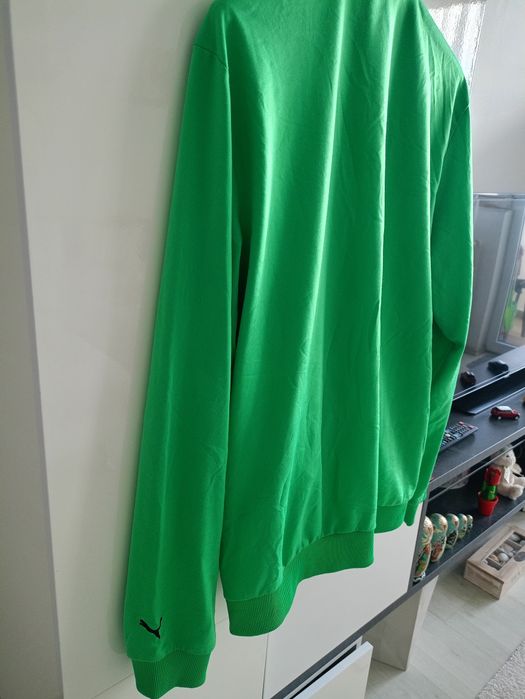 Vând bluza sport Puma, produs de calitate superioara mărimea L.