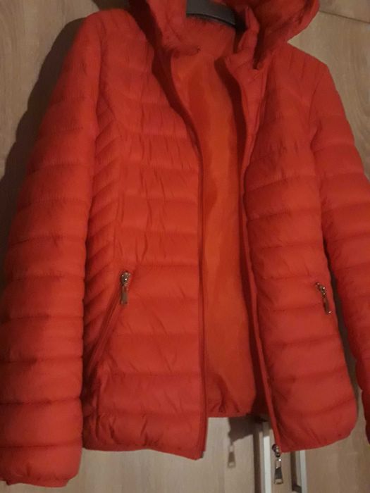 Geaca  rosie cu gluga M