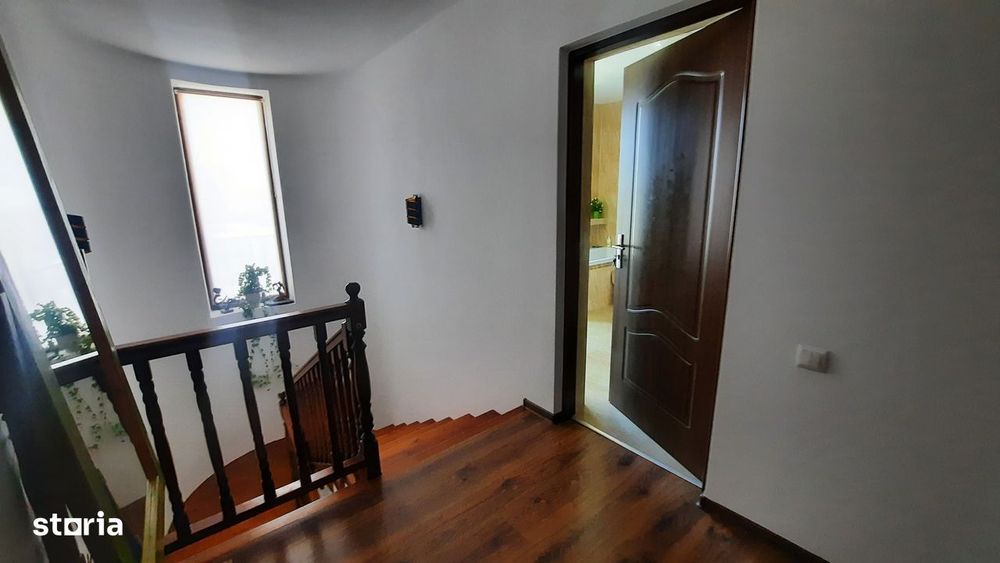 Casă spațioasă, 4 dormitoare, 1.514 mp teren, garaj | zonă centrală