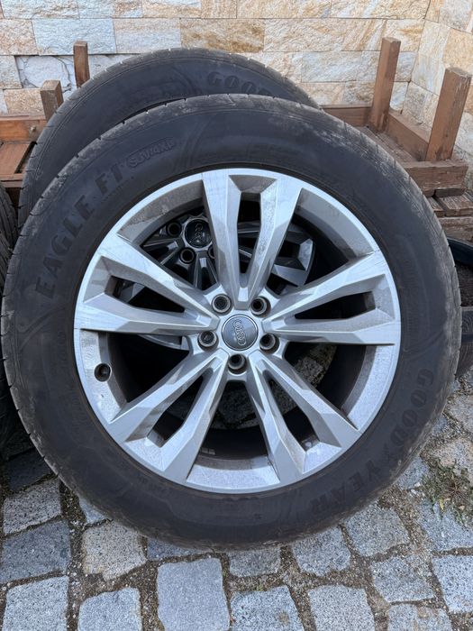 Отлични оригинални джанти с гуми 255/55/19 Goodyaer от audi Q7