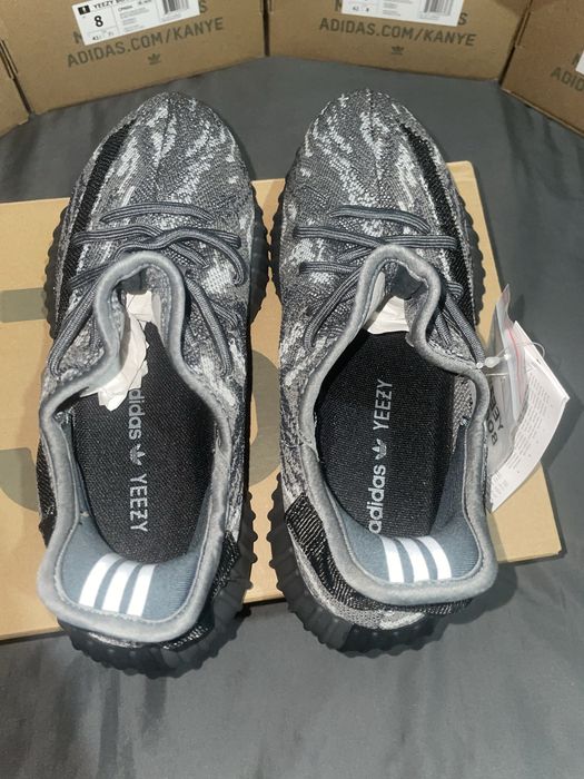 Yeezy 350 v2 Mx Rock, Negru/Gri, Noi in cutie, Nepurtati, 41-42