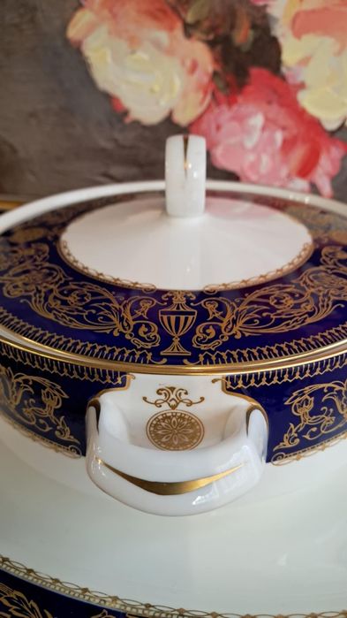 Колекционерски сервиз на Royal Worcester за 12 човека