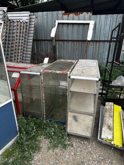 продам витрины СРОЧНО