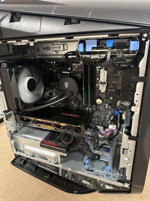 Нов Alienware Aurora R13 i5-12400K/16GB/512GB+1TB/RX 6700XT 12GB