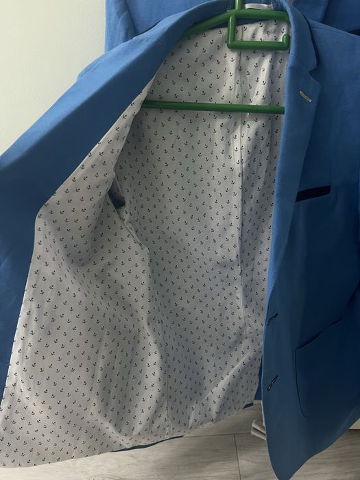 Продам 2 пиджака для подростков