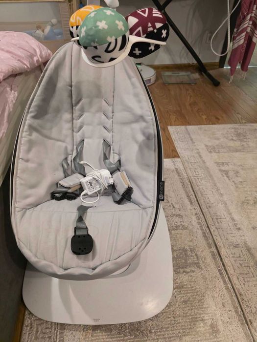 Електрическа бебешка люлка mamaRoo 5.0, сива