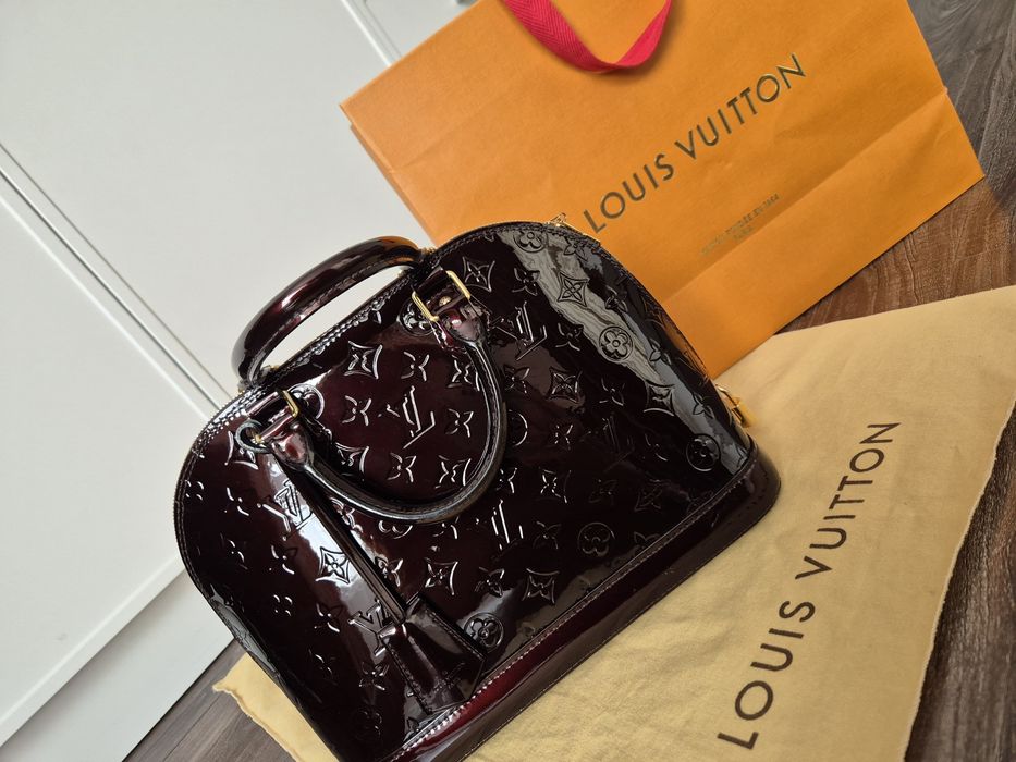 LOUIS VUITTON Alma medium сумка