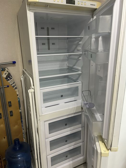 Продам холодильник Samsung