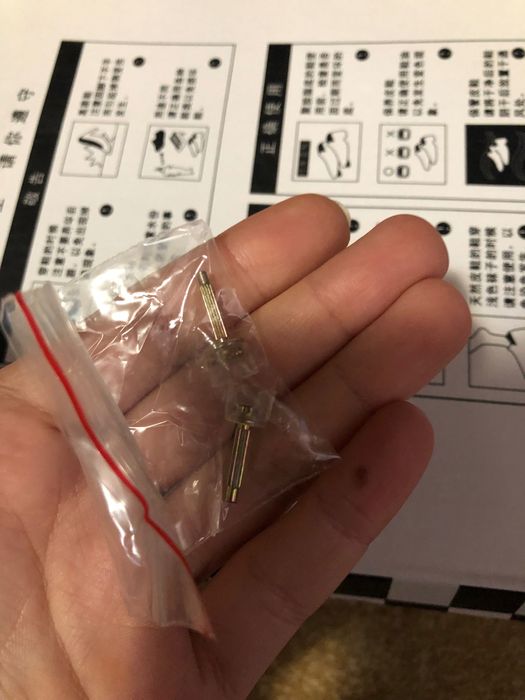 Pantofi cu toc eleganti marimea 39 cu detalii aurii