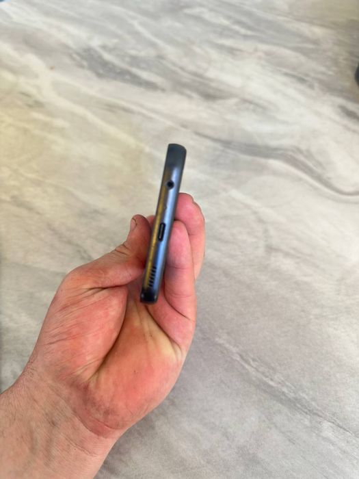 Telefon sotiladi xolati yaxshi 1.300min kelishamiz