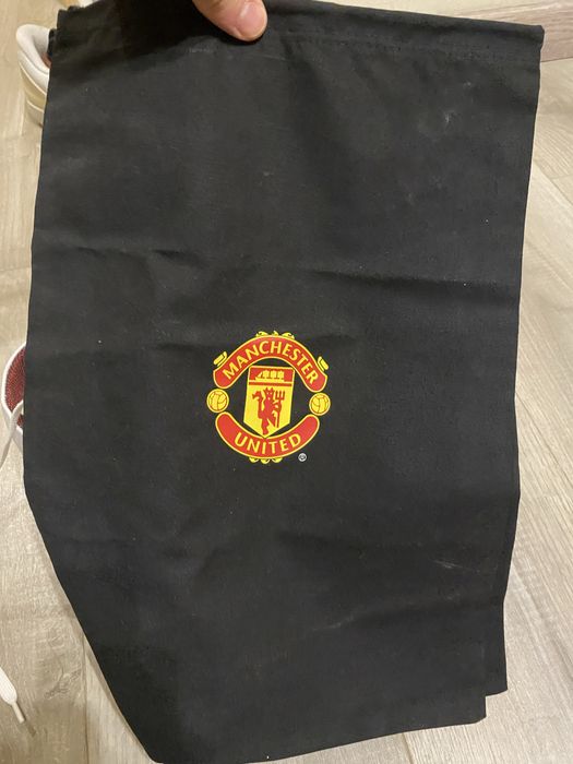 Кроссовки Manchester United