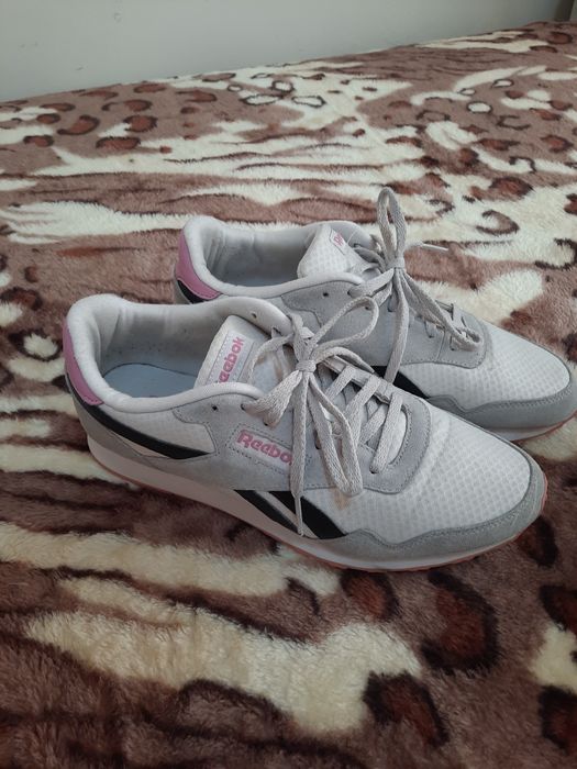 Vând Adidași Reebok Unisex