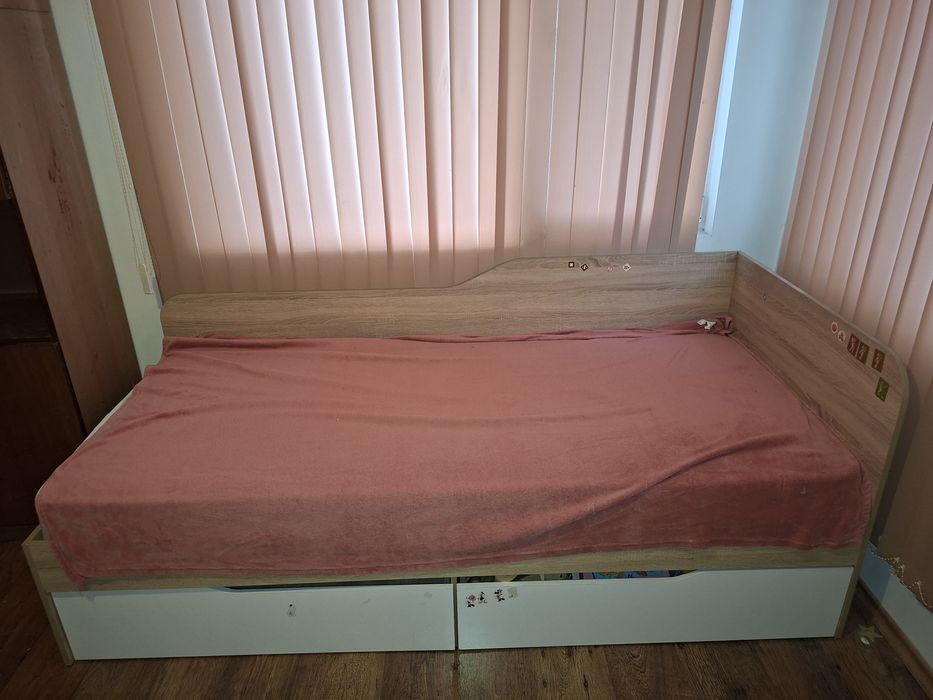 Единично     легло