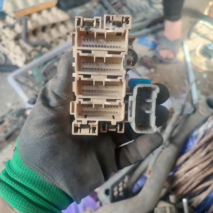 Запчасти на Камри sv 40