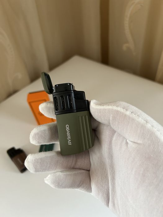 Запалка за пури CIGARFEAST с 4 джет пламъка - 3 цвята