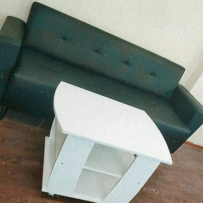 Продам столики ддя салона