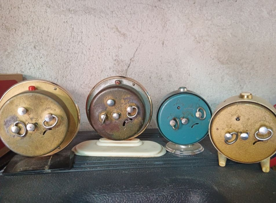 Антикварни часовници 1бр.(10лв)