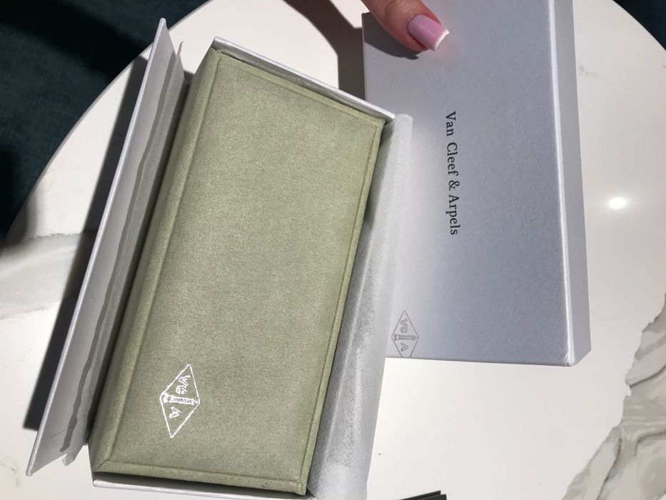 Гривна Van Cleef позлатена