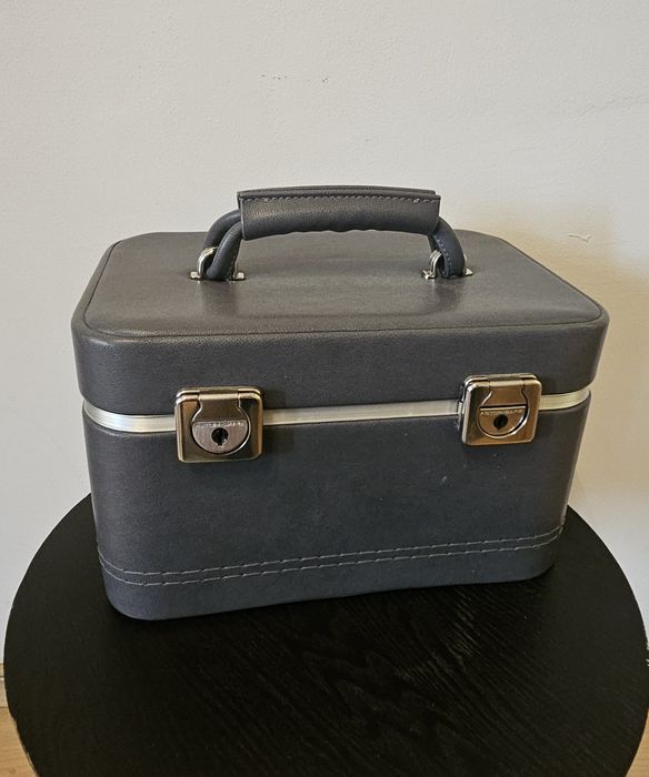 Куфар за инструменти  риболов