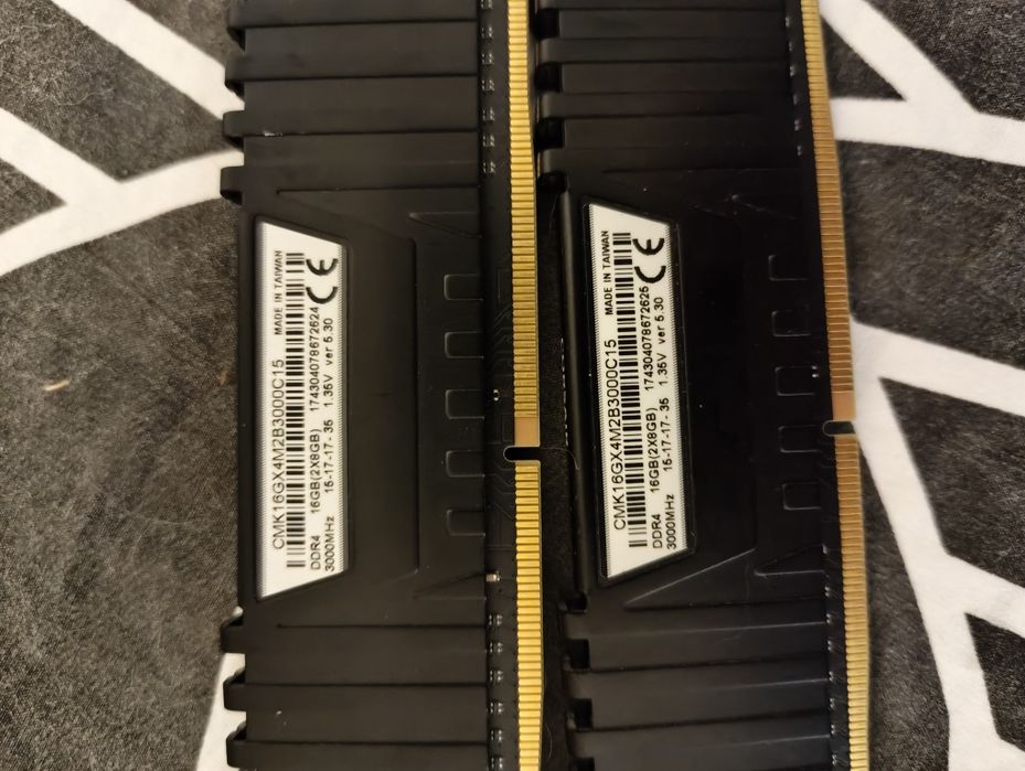 Corsair Vengeance LPX 16GB (2x8GB) DDR4 3000MHz CL15