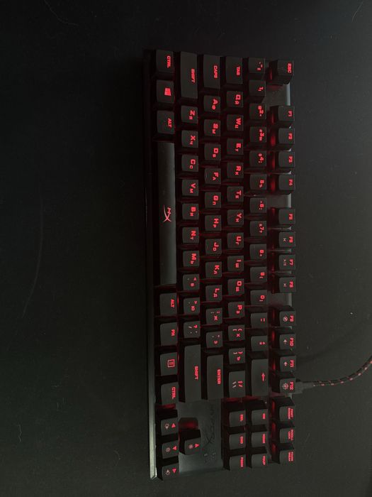 Продам клавиатуру HyperX механика