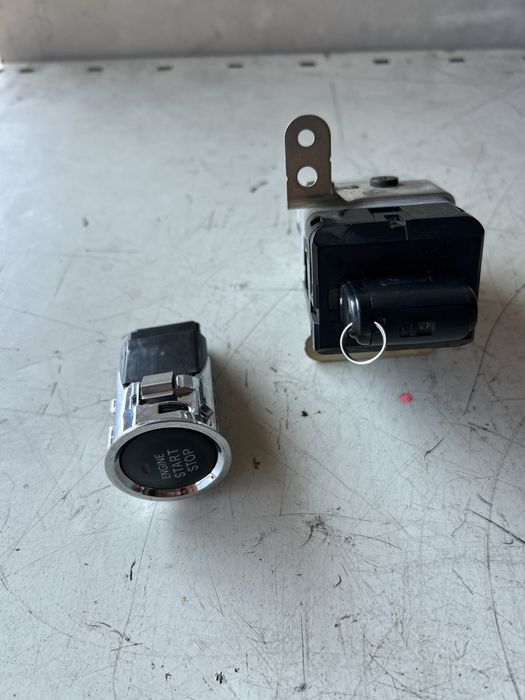 Гълтач ключ и старт-стоп бутон за тойота корола версо/Corola verso