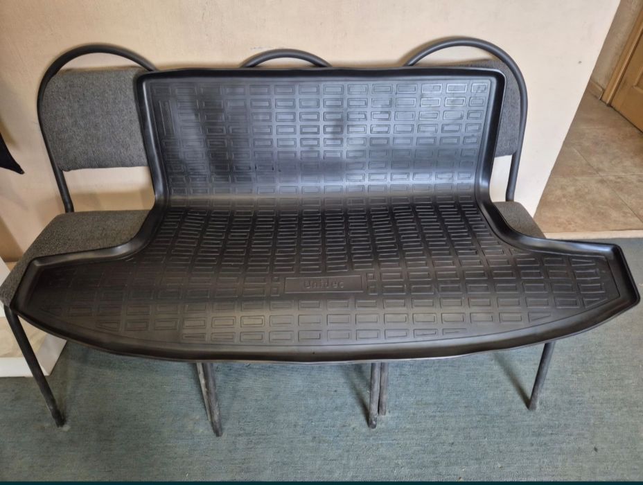 Продам коврик в багажник для Geely Coolray