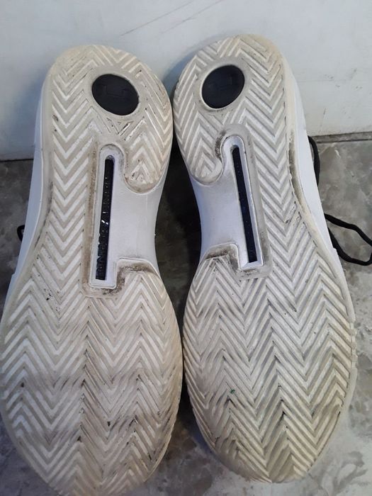 Маратонки  номер 48.5