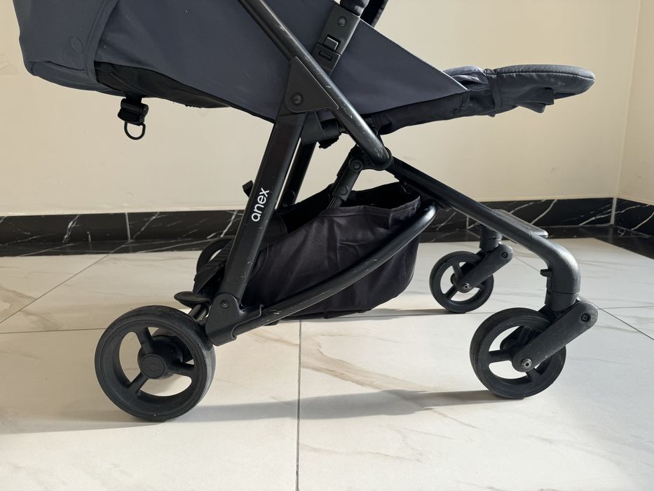 Продается коляска Anex Air Z (2 в 1)