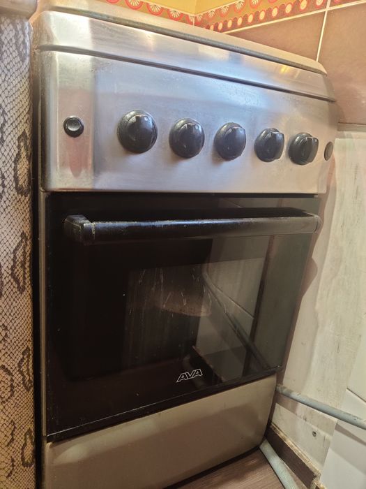 Продам газовую плиту.