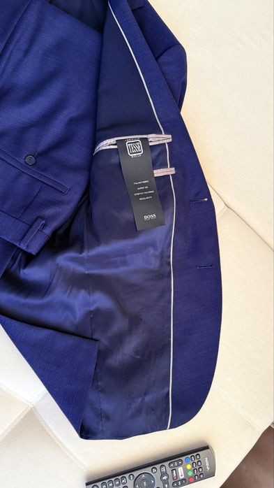 Костюм Hugo Boss оригинал новый