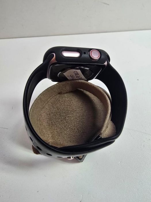 Apple Watch Series 9 GPS, 45 mm, carcasa roz din aluminiu -P-