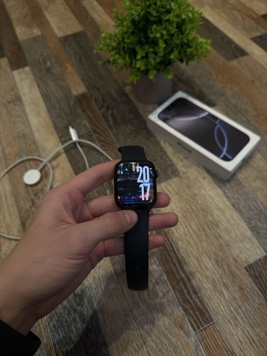 Продам Apple Watch 7