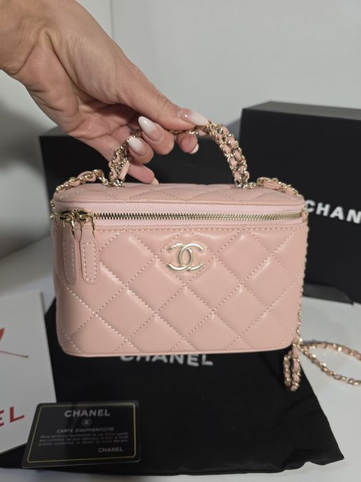 Налична чанта Chanel Vanity Case Pink