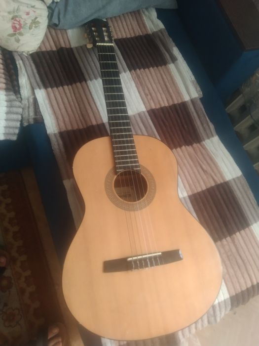 Акустическая гитара