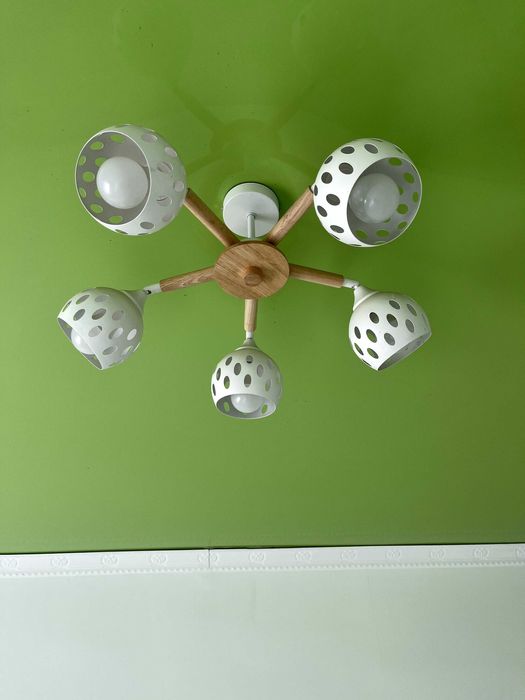 продам люстра  2 штук