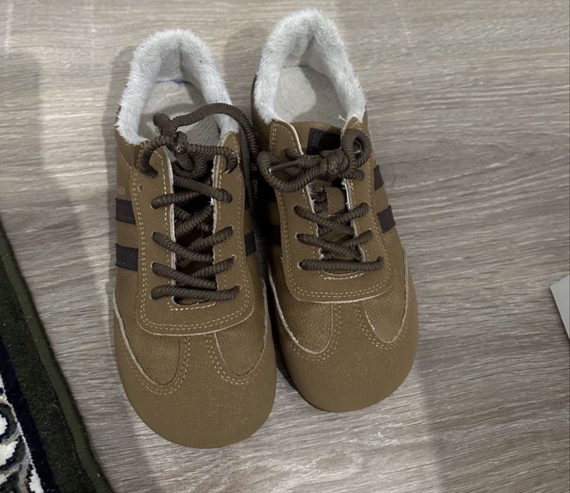 Кроссовки утепленные  размер 36