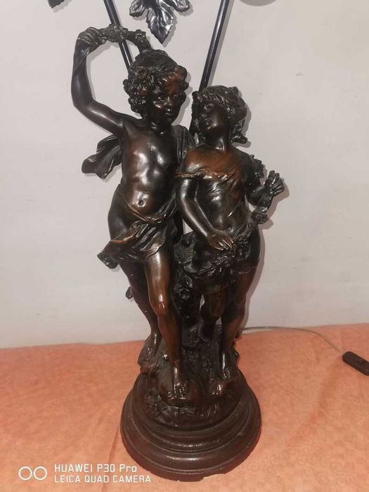 Statuie veioza cu doua brate