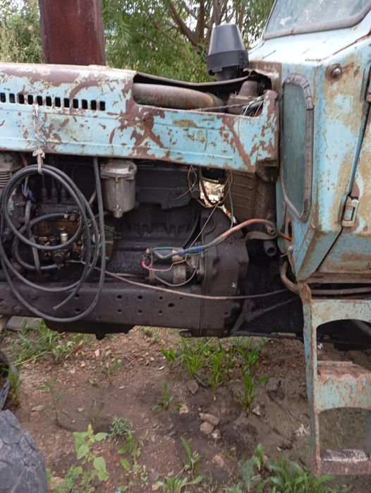 Трактор МТЗ 80  .