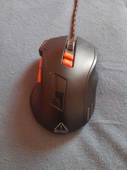 Продавам мишка на CANYON