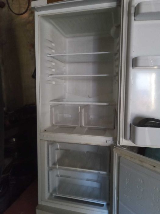 Холодильник Indesit