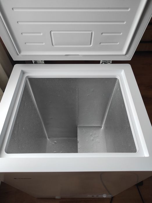 Lada frigorifica marca Candy aproape noua