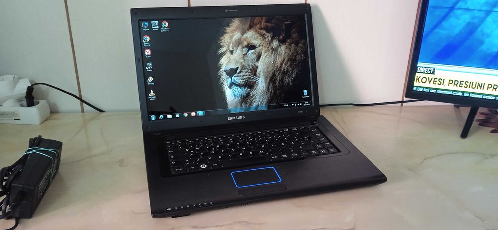 Laptop Samsung display 15,6Led  Dual core 4gb ram hard 250gb R522