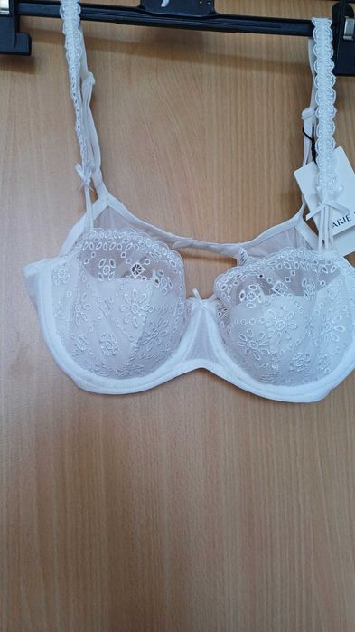 Бял сутиен Marie Jo 70 C нов