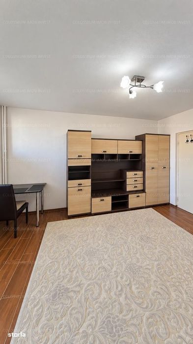 Garsonieră de închiriat – Str. 13 Decembrie, Tractorul | Pet friendly