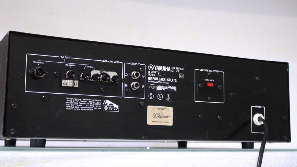 Tuner analogic Yamaha Natural Sound CT-V2.